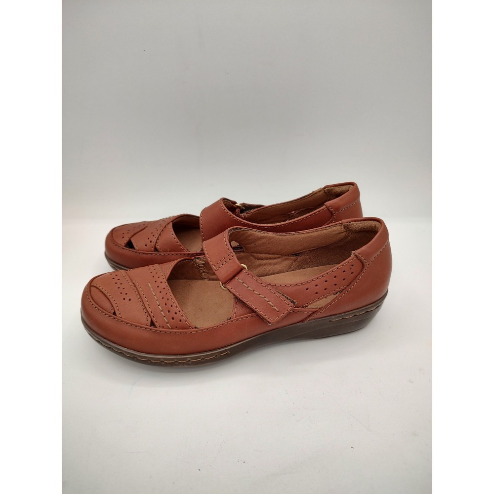 Clarks‎ Collection Slip-On Loafer/Shoes in Tan , Women's Size 6 1/2 M